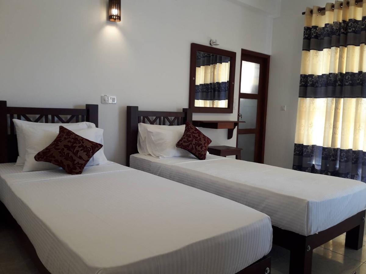 Hikka Regent Hotel Hikkaduwa Bagian luar foto